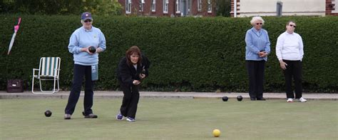 ladies crown green bowling.